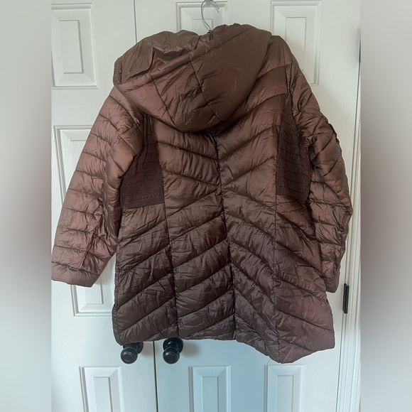 Gorgeous and WARM - Packable Puffer Coat - Picture 10 of 15
